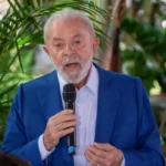 Lula durante pronunciamento oficial sobre combate à violência contra mulheres no Brasil.
