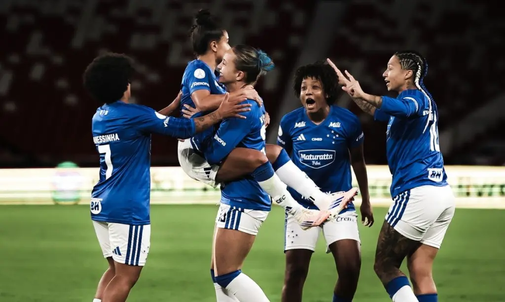 Jogadoras do Cruzeiro comemoram na Libertadores Feminina em Quito