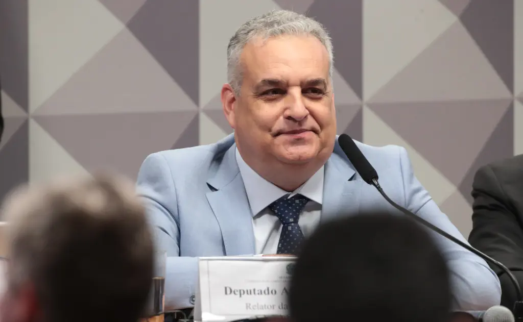 Alfredo Gaspar em atividade parlamentar na Câmara dos Deputados, em outubro de 2025