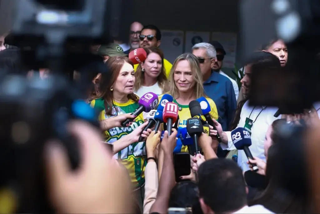Celina Leão após votar no segundo turno, no Lago Norte, em 25 de outubro de 2026