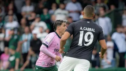 Lance de Coritiba x Botafogo no Couto Pereira em 12 de outubro de 2026