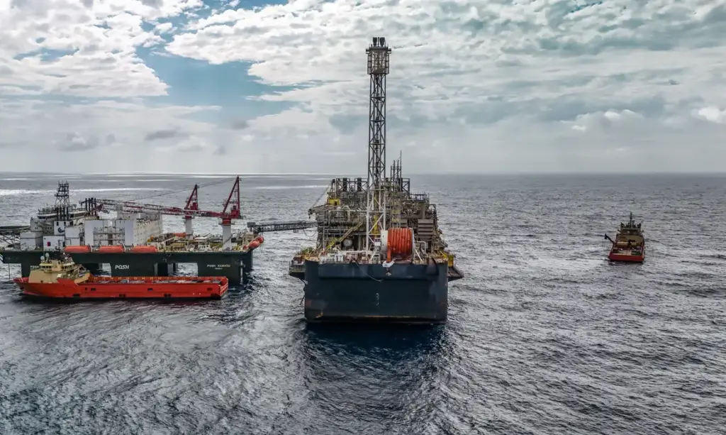 Plataforma de petróleo P-67 na Bacia de Santos