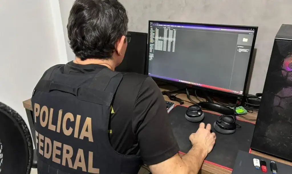 Agente da Polícia Federal em fotografia de arquivo