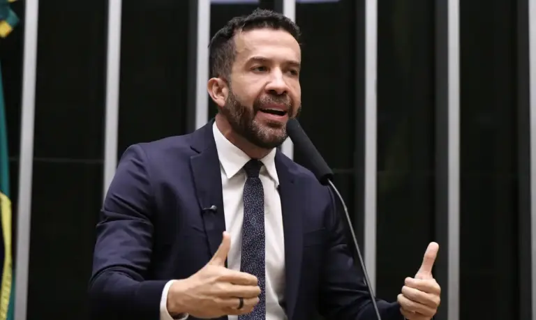 Deputado federal André Janones em Brasília