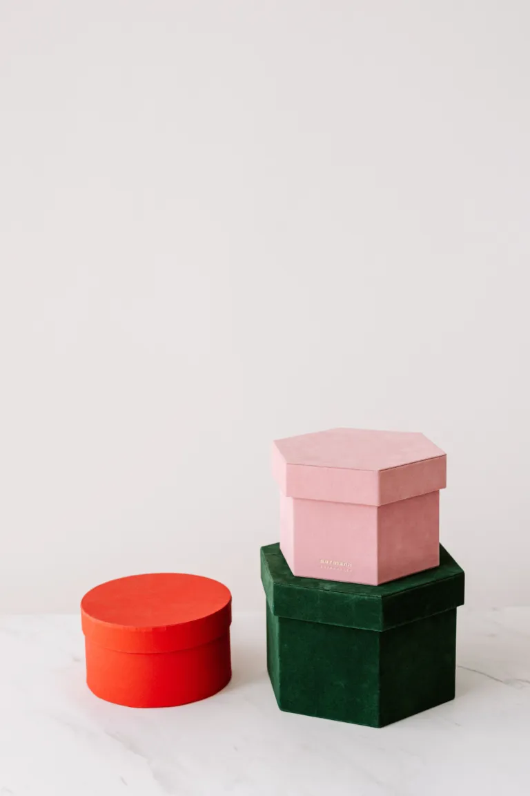 Presentes em caixas coloridas