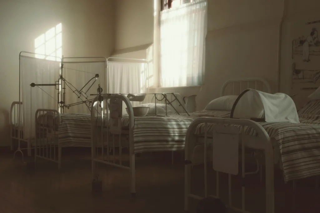Leitos de hospital sem relação com o caso noticiado