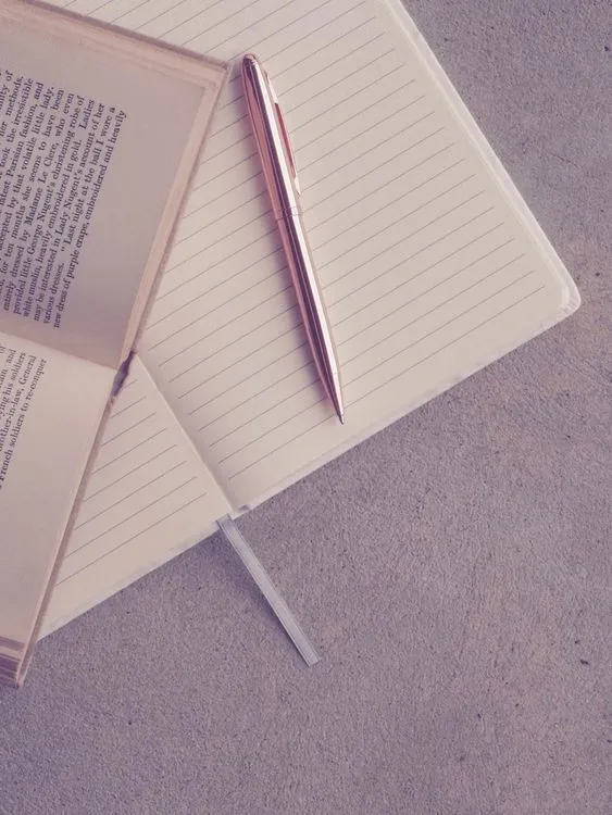 Livros e caderno de estudos