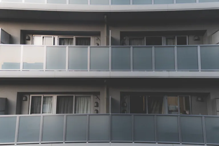Fachada de edifício residencial sem relação com os processos