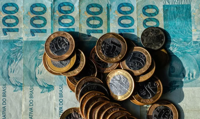 Cédulas de real, moeda brasileira